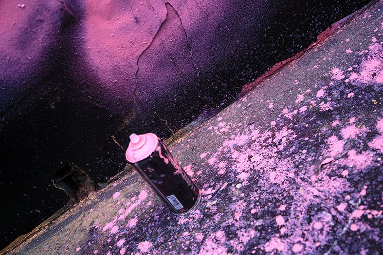 Bombe de peinture rose — Gringo Production