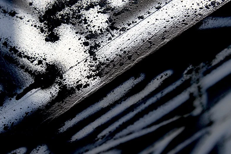 Détail de matière, spray sur bois