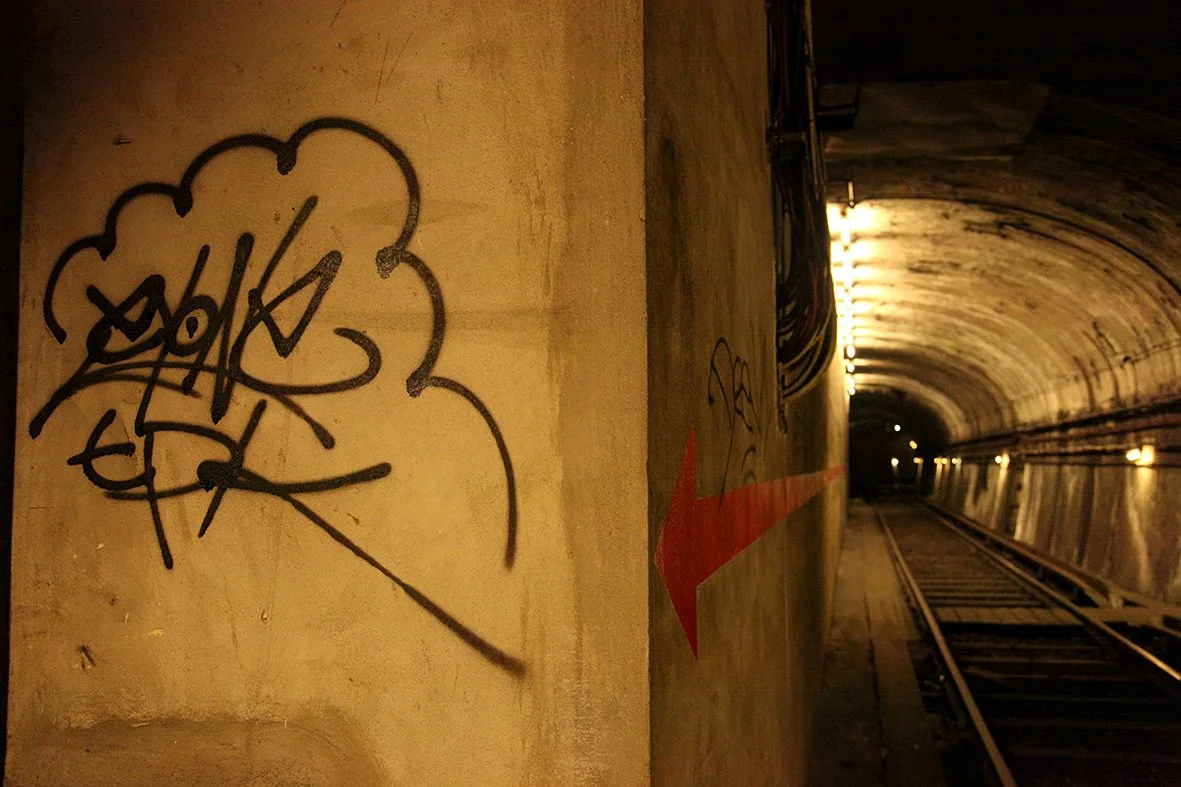 Tag Eyone dans un tunnel de métro