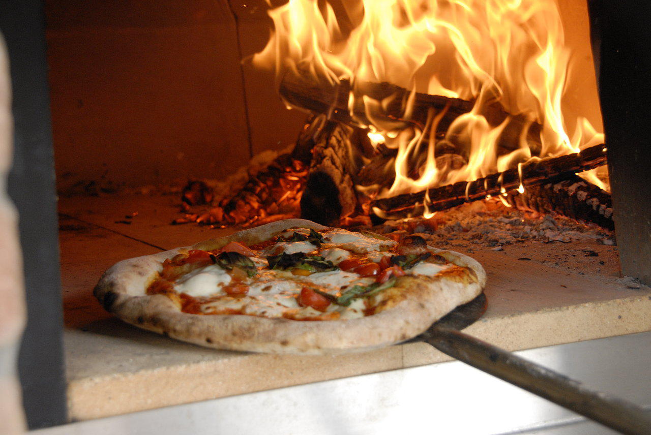  PIZZA LOVERS  Head to  Le Due Querce , where Dom used to terrorise the other diners when he was 12-years-old. Alternatively,&nbsp; Pizzeria La Ginestra &nbsp;near Sustrico has an amazing Nutella Pizza dessert.  If you're walking around at the top of