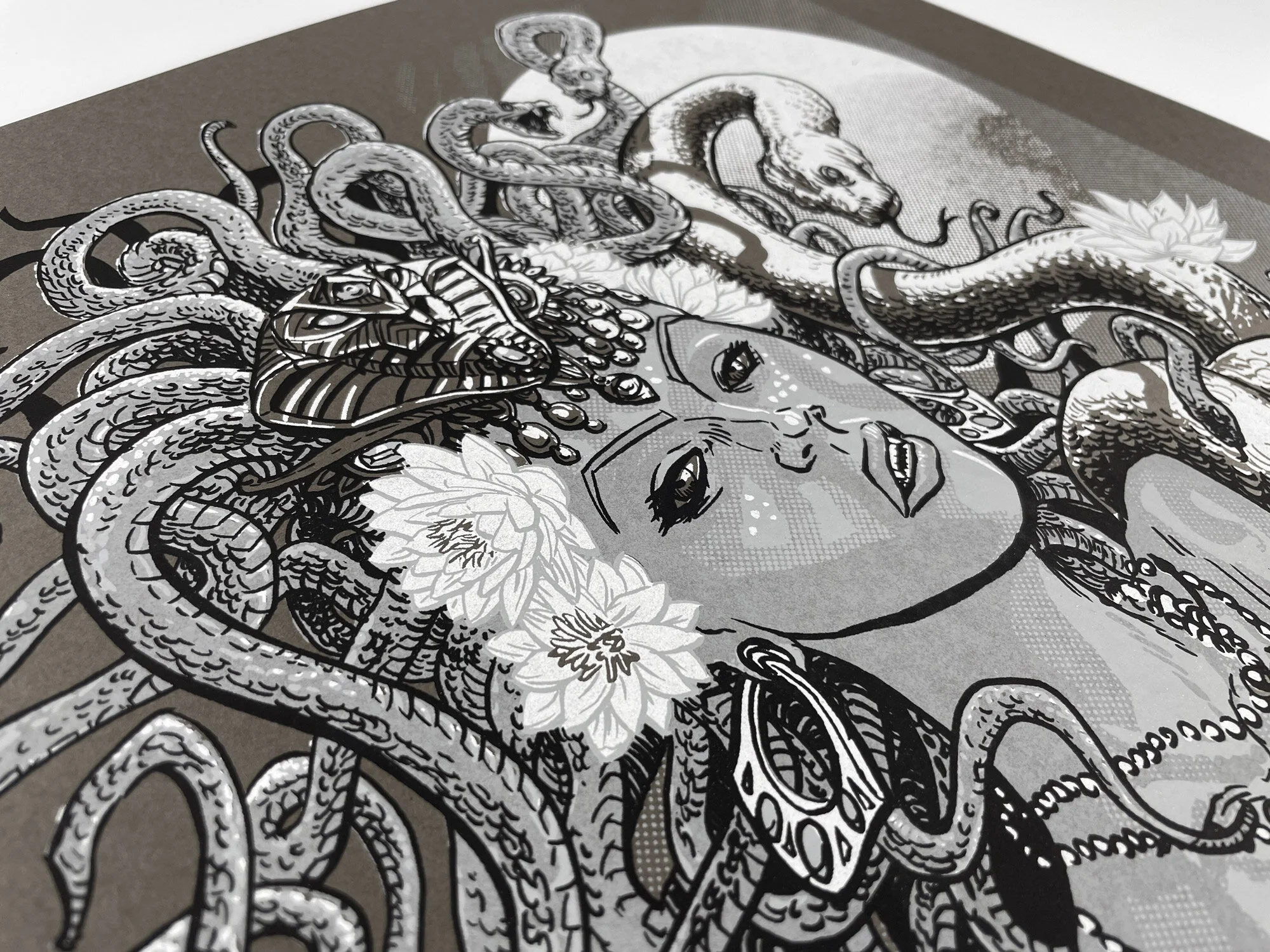 21_Medusa_Gray_Detail_04.jpg