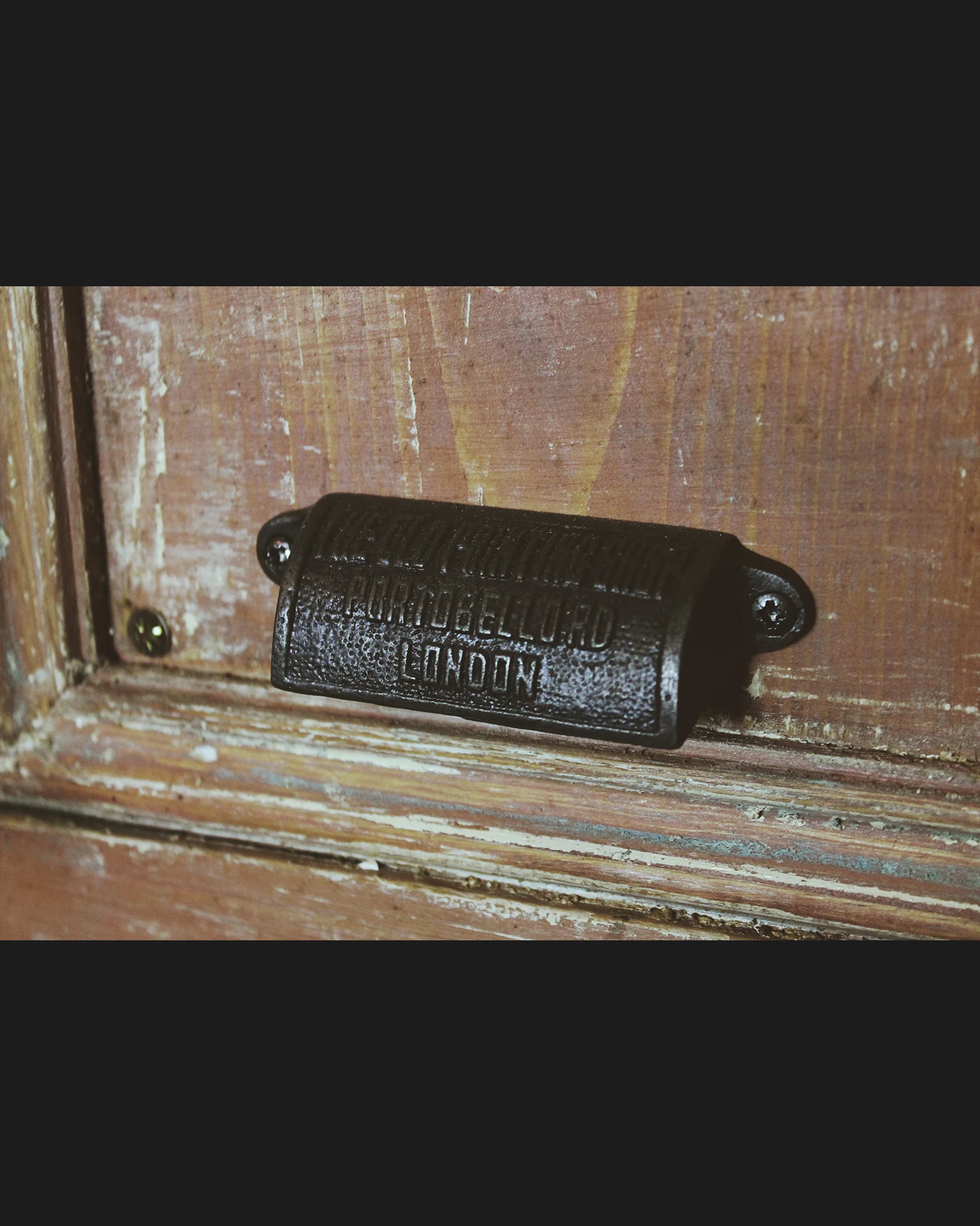 ‘The Old Printing Shop’ Cup handle 97mm