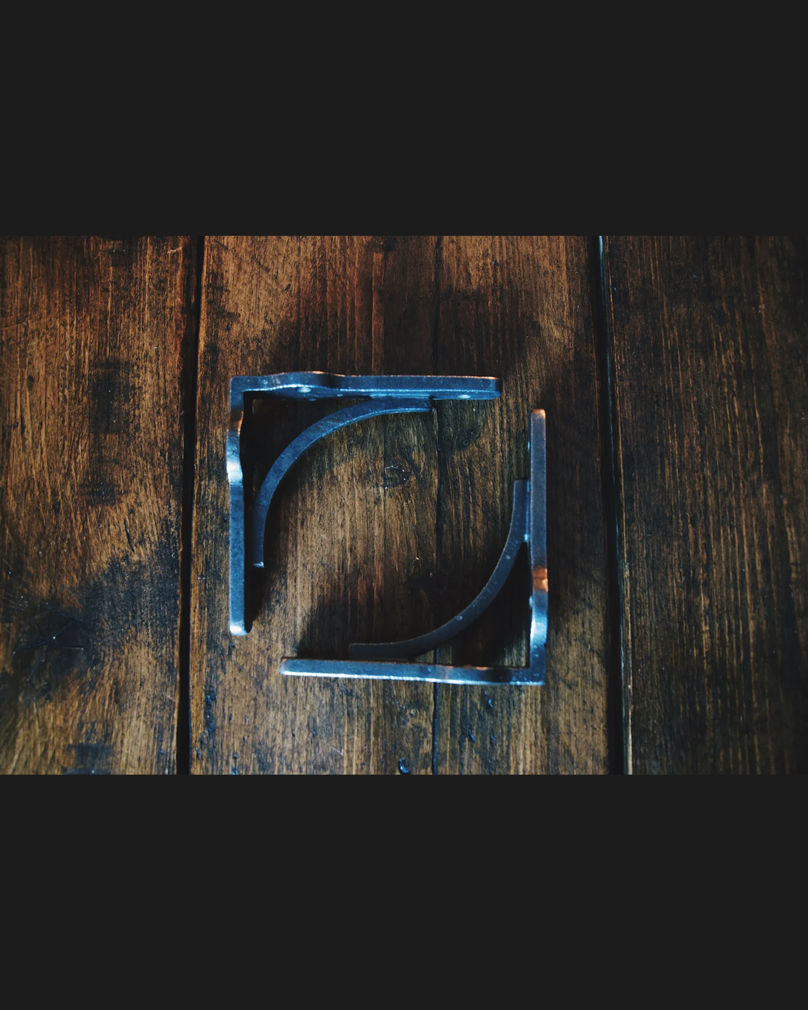 Small Plain Gallow Style Shelf Bracket (One Pair)