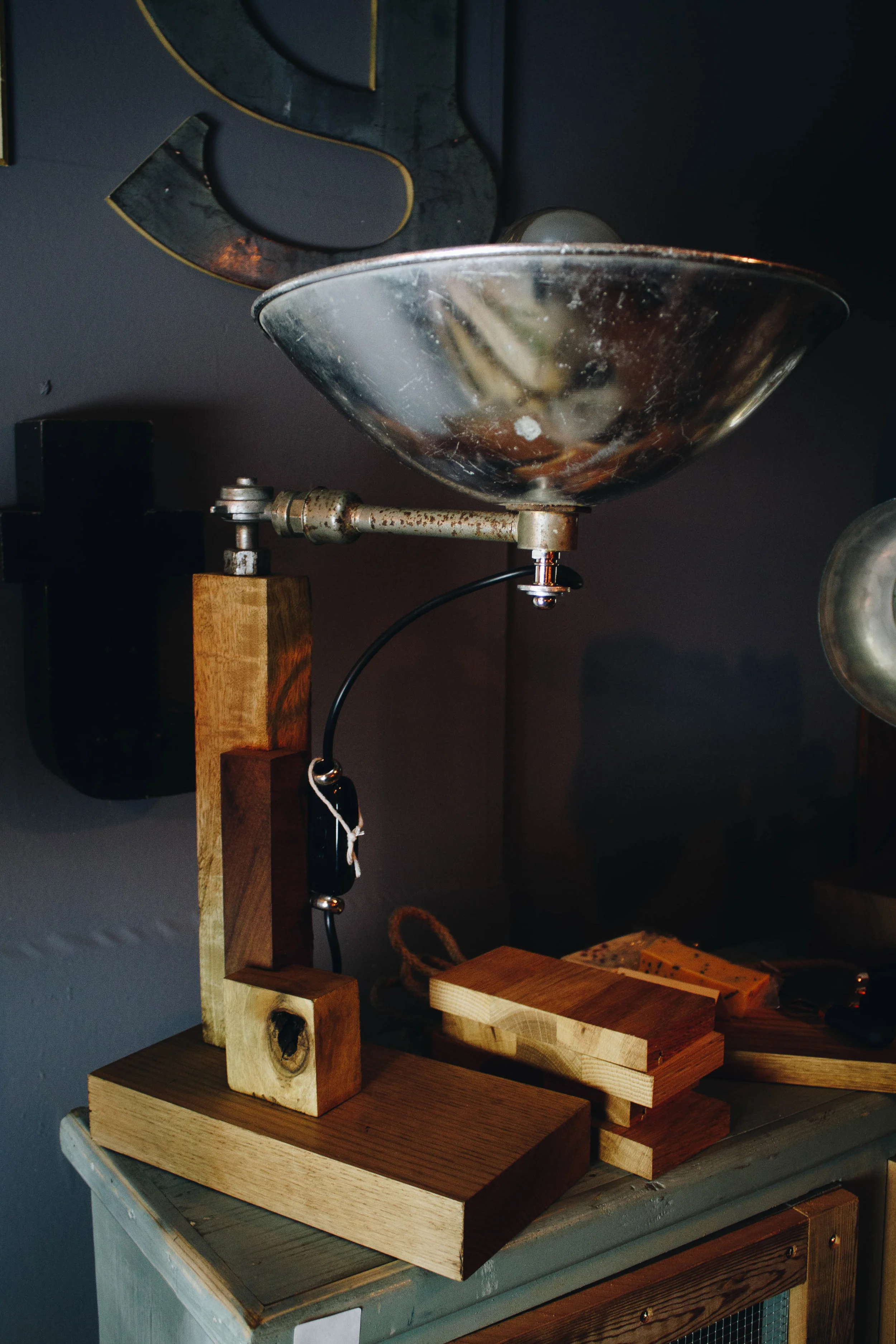 'Gotham City' Uplight with City Scene Base