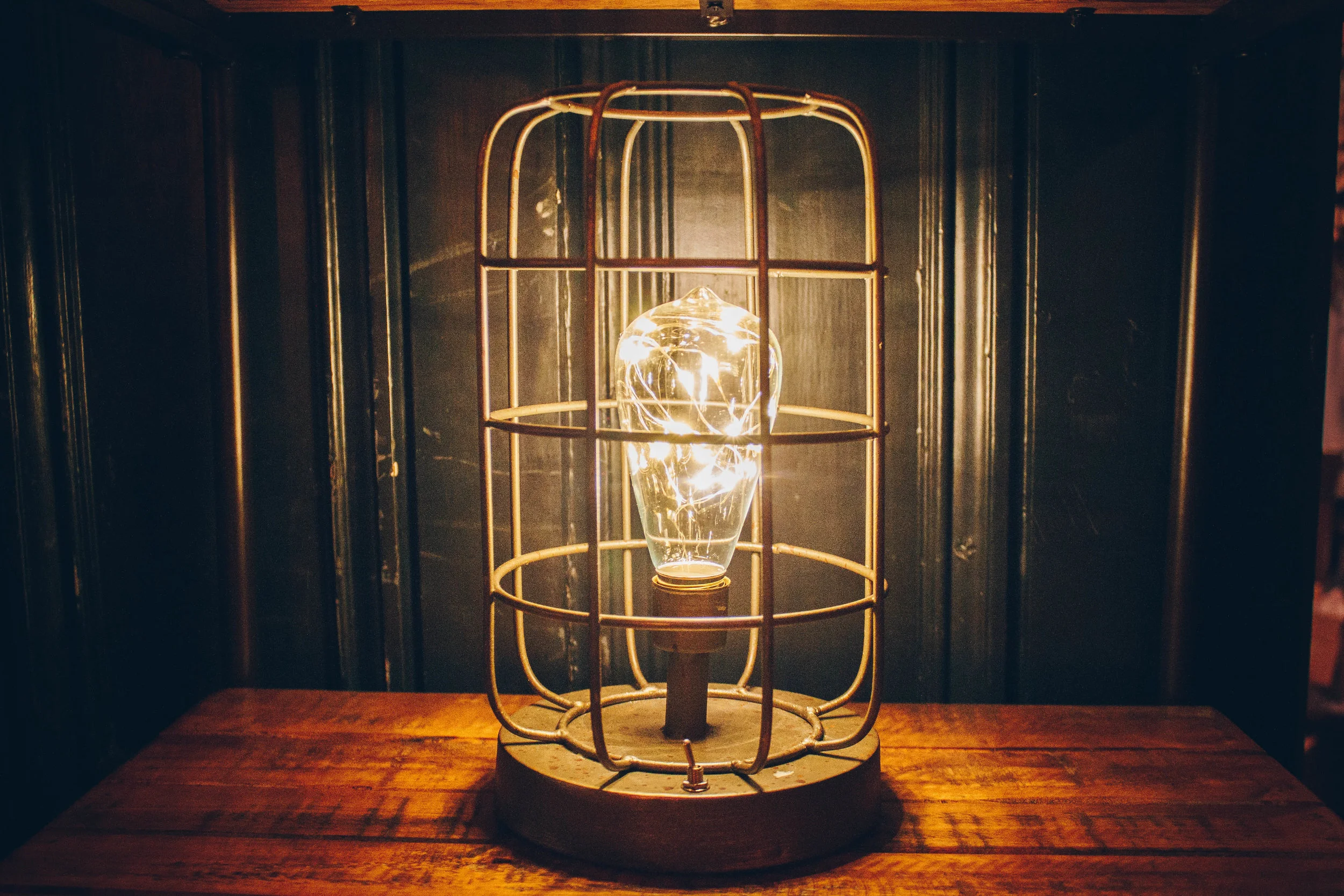 Industrial Style Desk Lamp with a Great Rustic Look (Battery Operated)