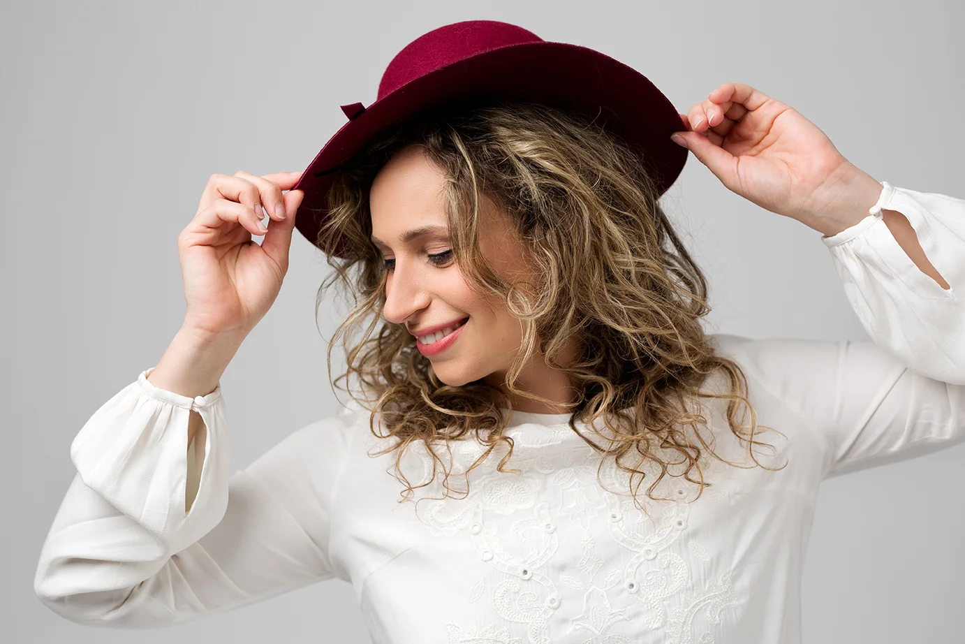 red hat-fun portrait-female portrait-white dress--Pixl-photography Lorelei White-1.jpg