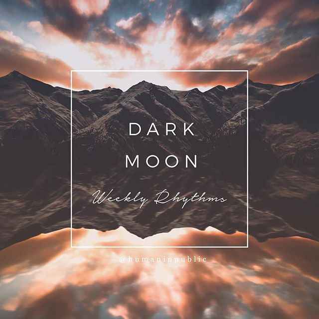 Dark Moon vibes kicking us off this Monday as we move towards the Aquarius New Moon on Thursday, 3:05pm CST. Dark moons ask us to examine our insides. To put feet on the earth - did you know digging in the dirt triggers a release of the same hormones