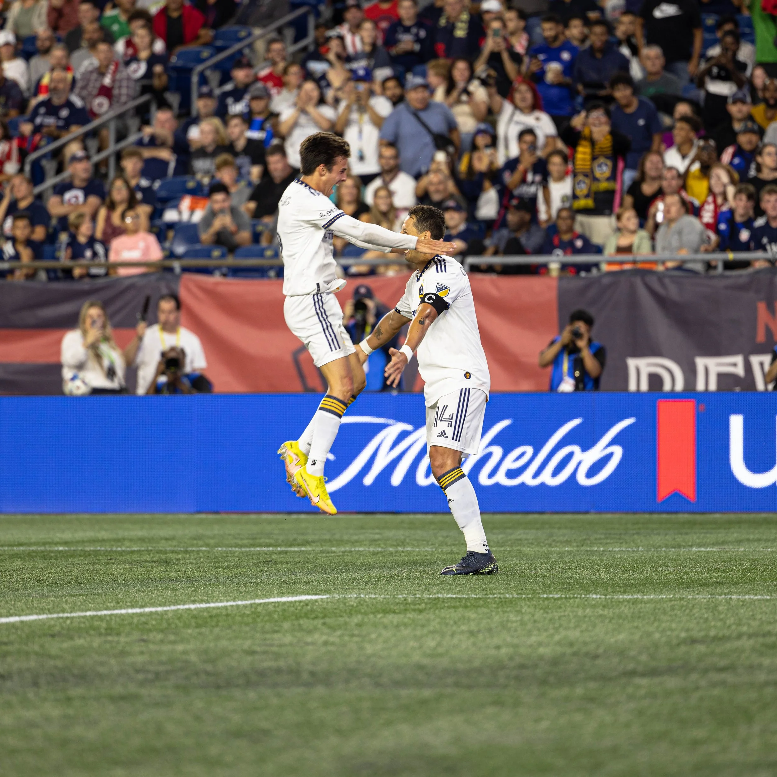 Chicharito Scores – Galaxy Strikes in New England