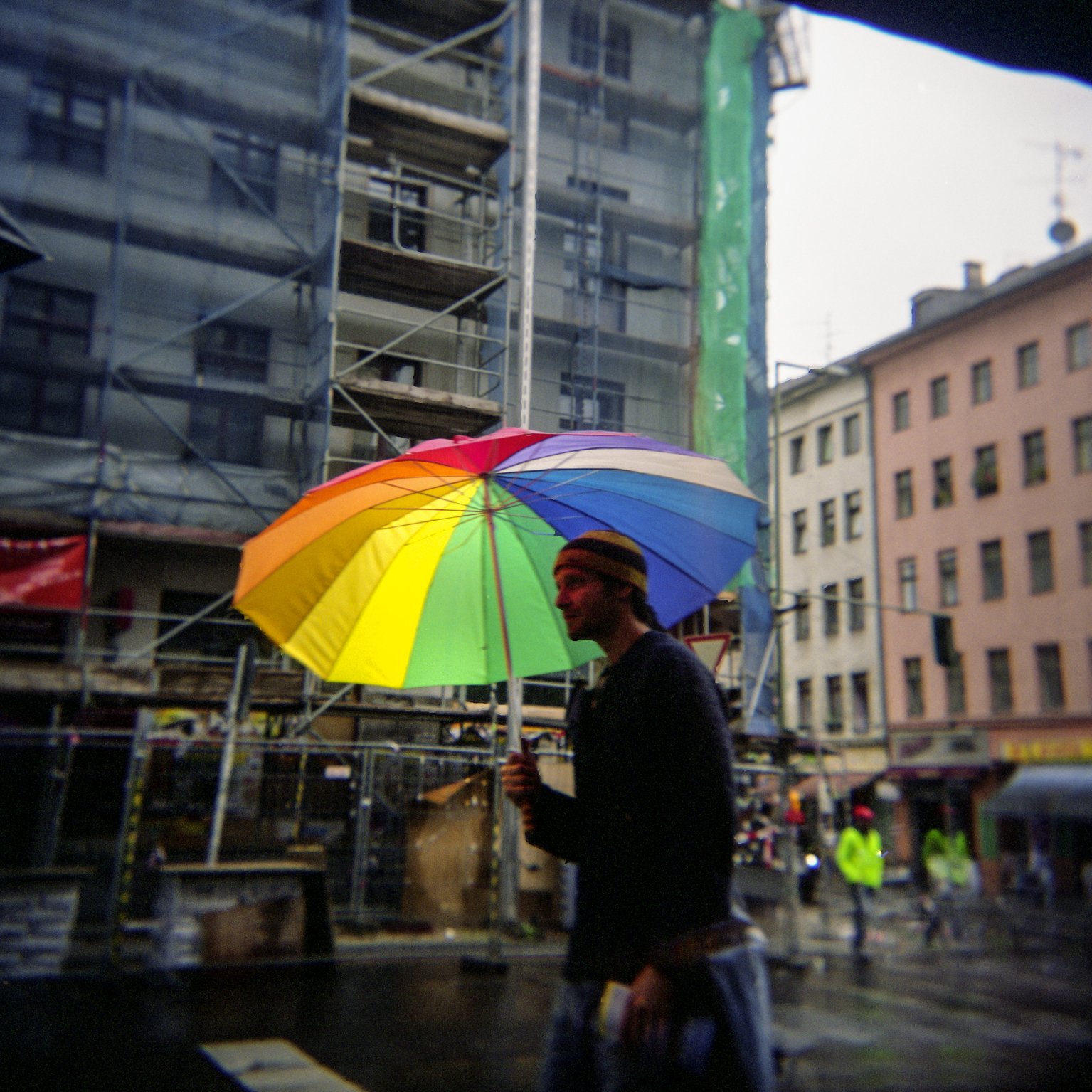 2011 berlin parapluie holga.jpg