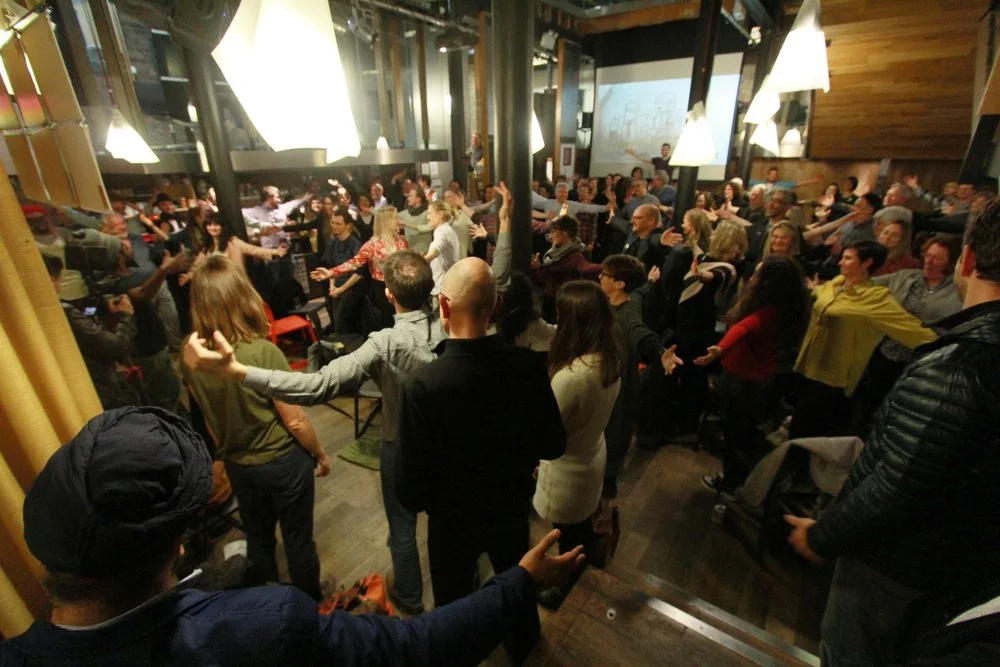 Akeim Buck: "Transparency" Akeim gets us to physically respond to one of Alternativet's "values" - Transparency (or Openness)