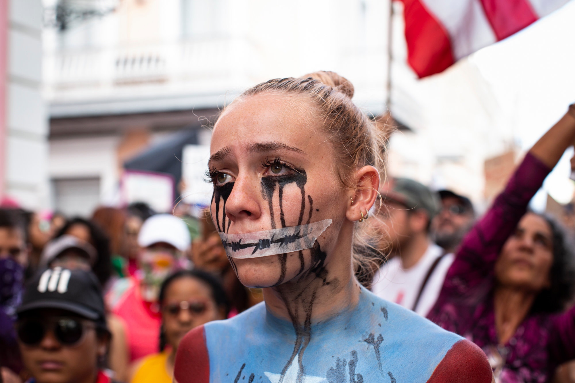  Face painting in protests. 
