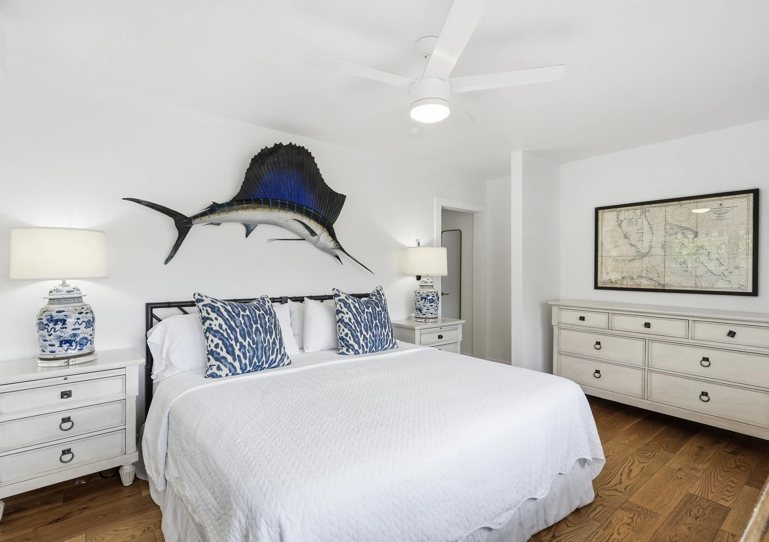 A Classic Naples Escape: Inside The Gondolier Inn