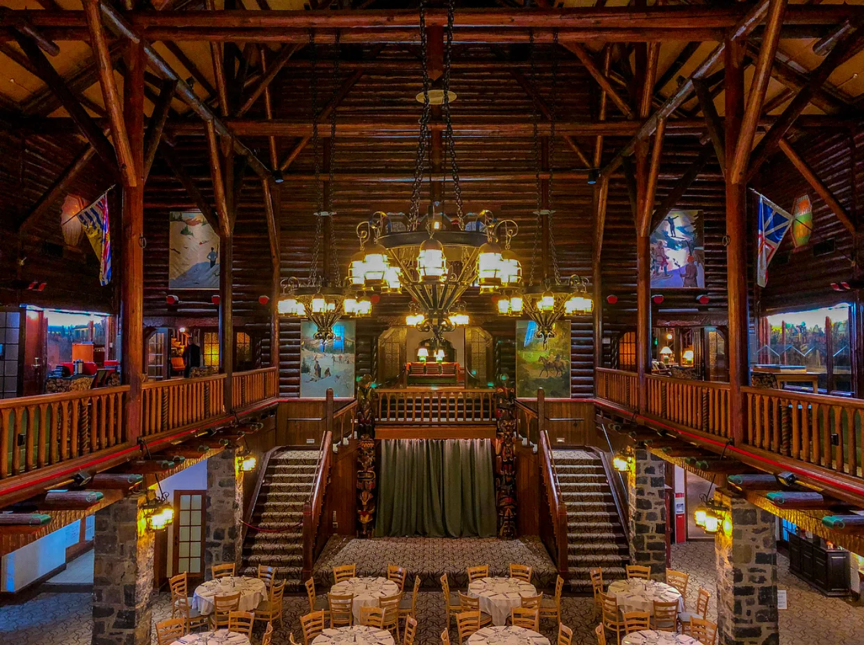 Aux Chantignoles at Fairmont Le Château Montebello