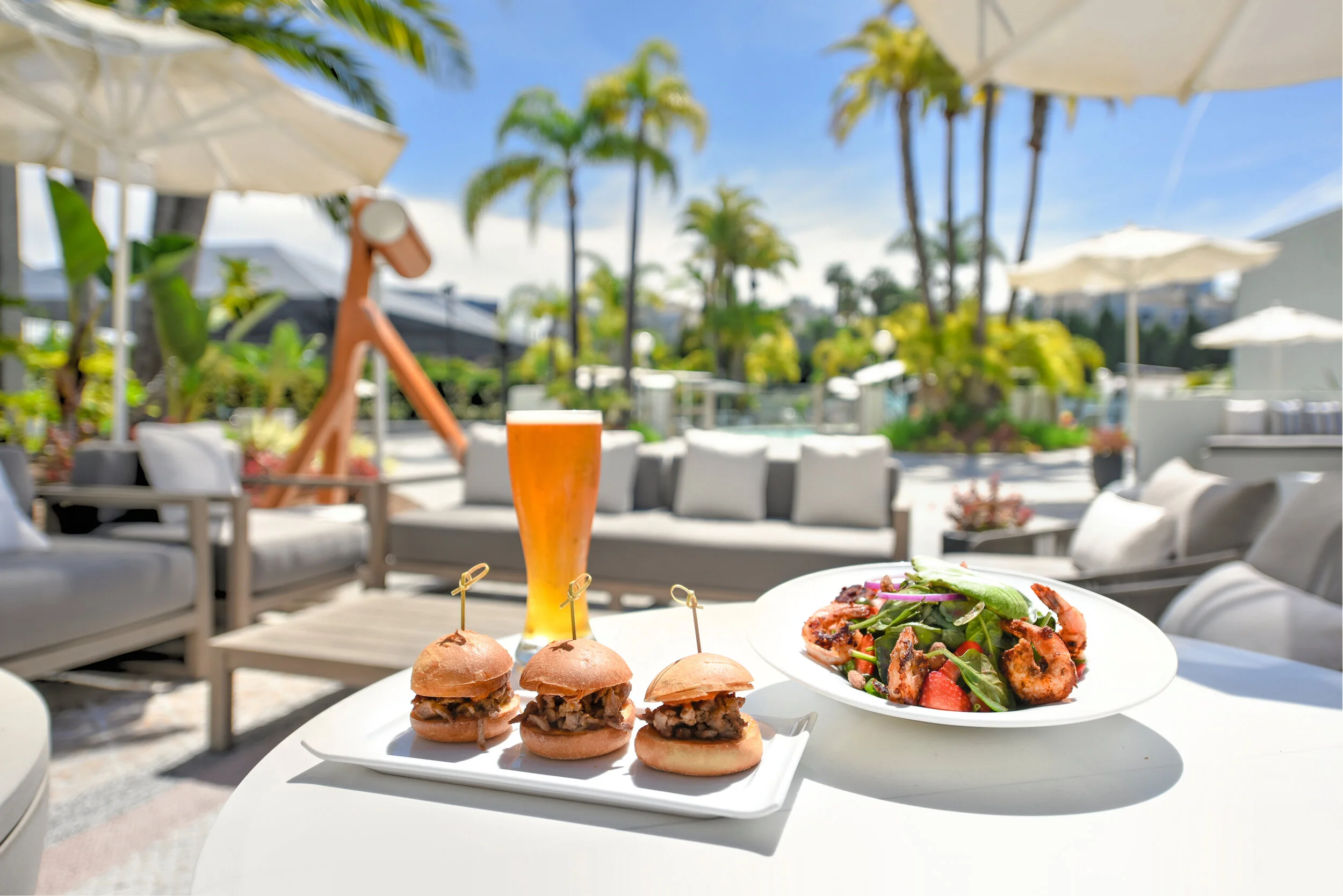   Aura Bar &amp; Grill at the Hilton Irvine/Orange County  