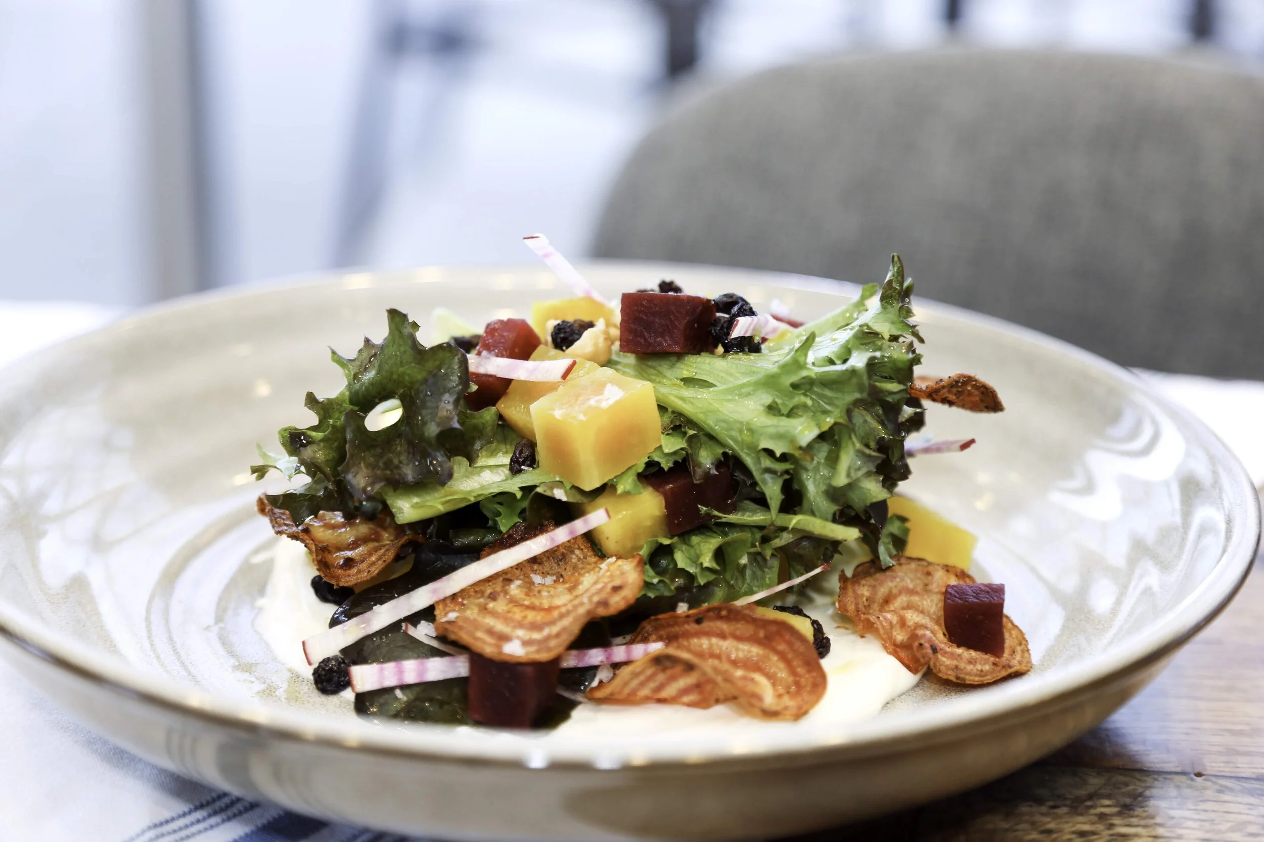   Overlook Kitchen + Bar at The Summit Hotel in Cincinnati, Ohio  