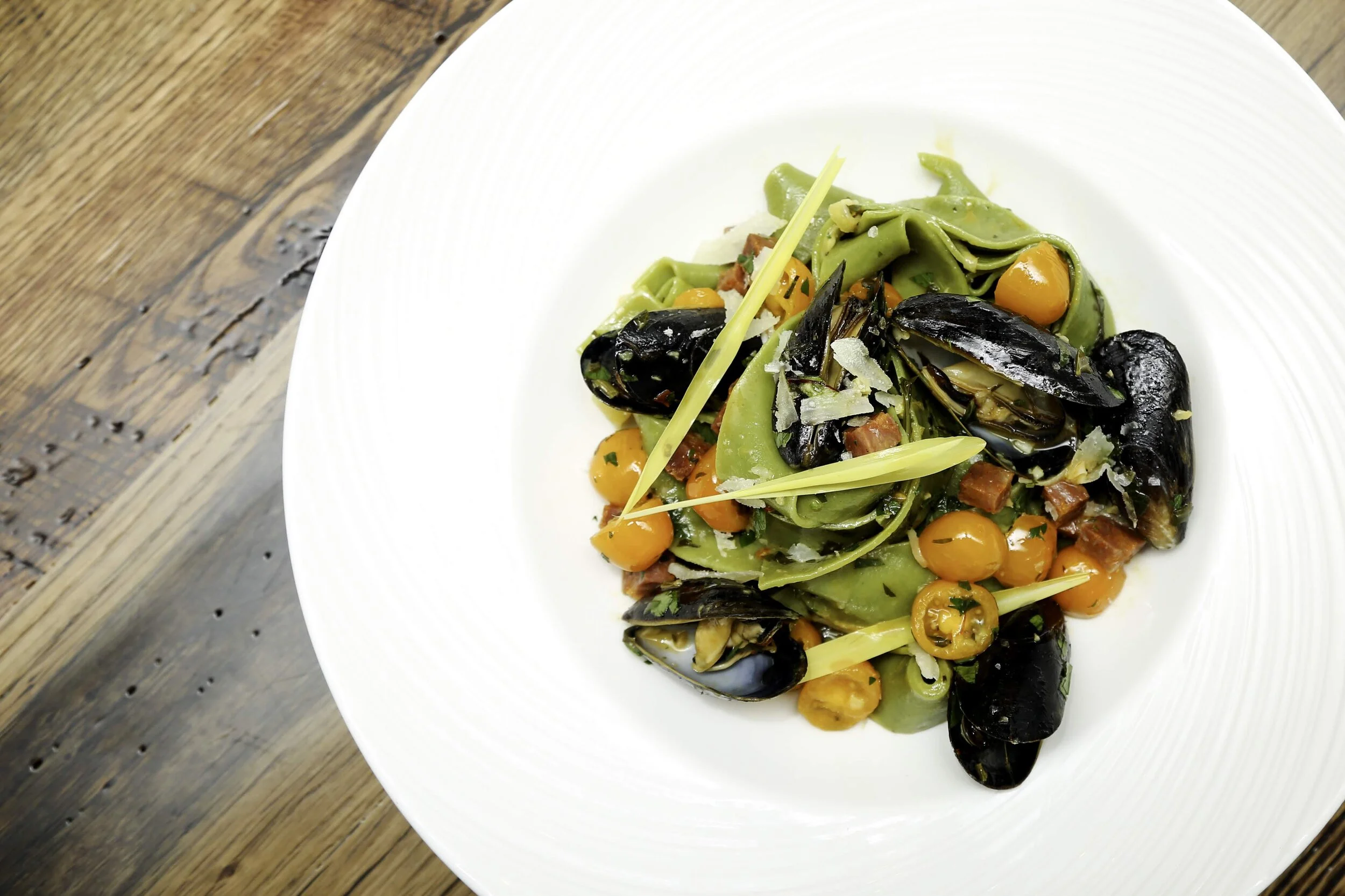   Overlook Kitchen + Bar at The Summit Hotel in Cincinnati, Ohio  