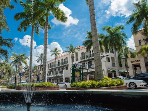 Fifth Avenue South Naples promenade