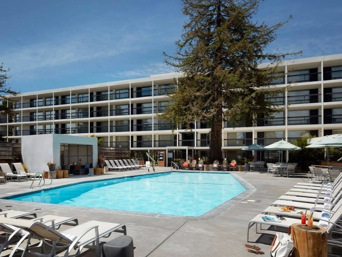 Hotel Paradox, Autograph Collection