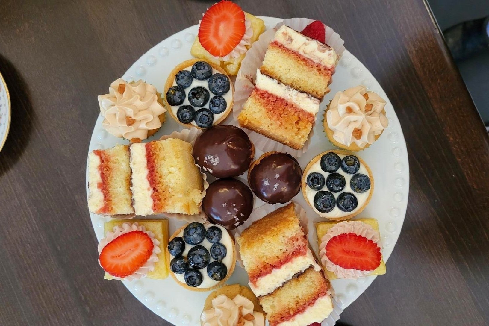 VIM Dining &amp; Desserts