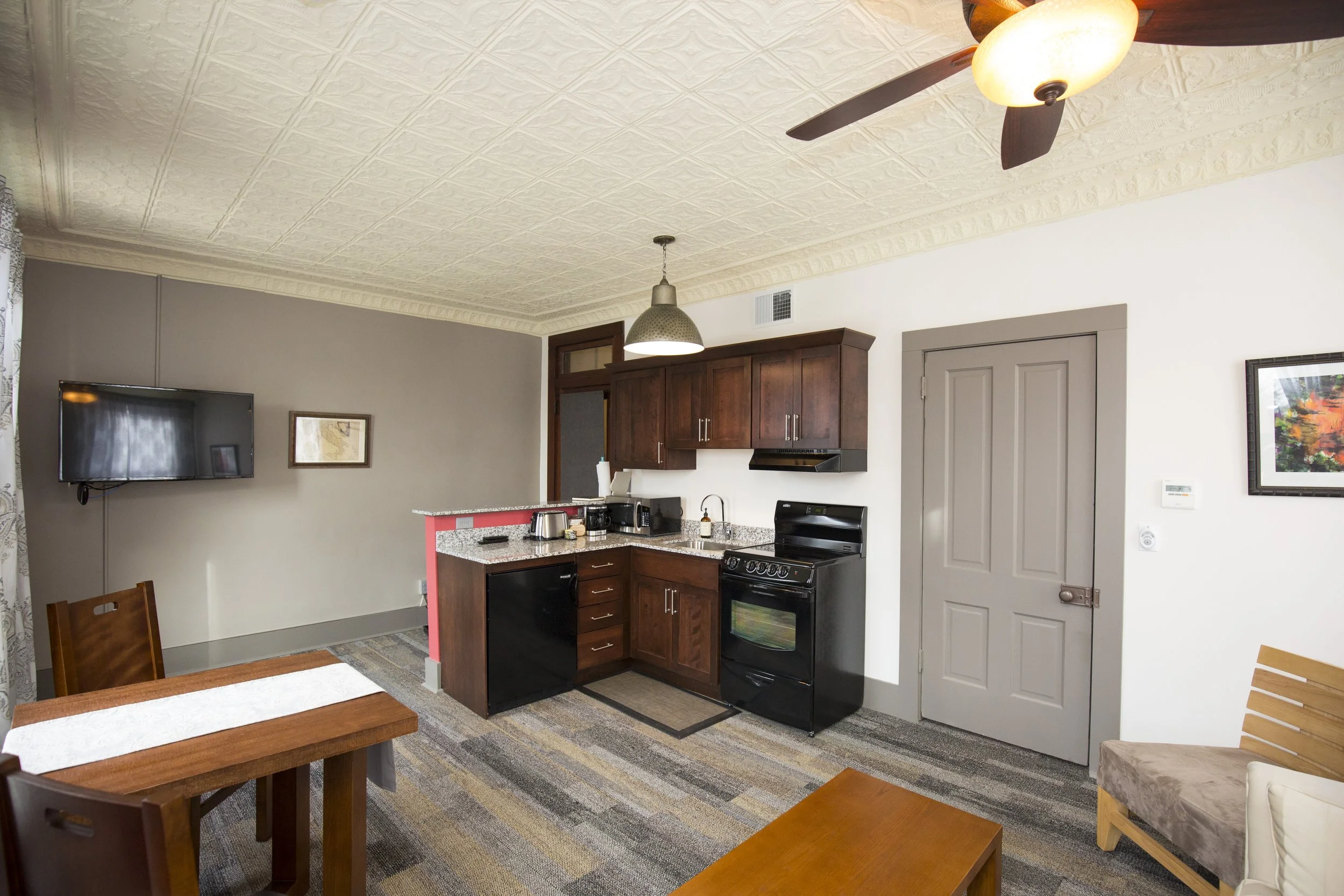 Dodici Night Suites