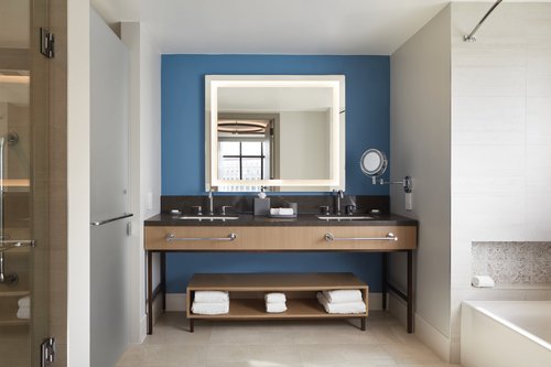 Loews Coral Gables — Grand Corner Suite bathroom