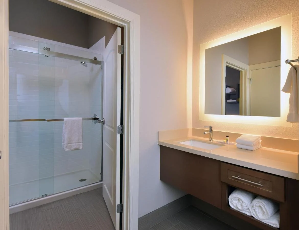  Staybridge Suites - Lake Delton, an IHG Hotel  
