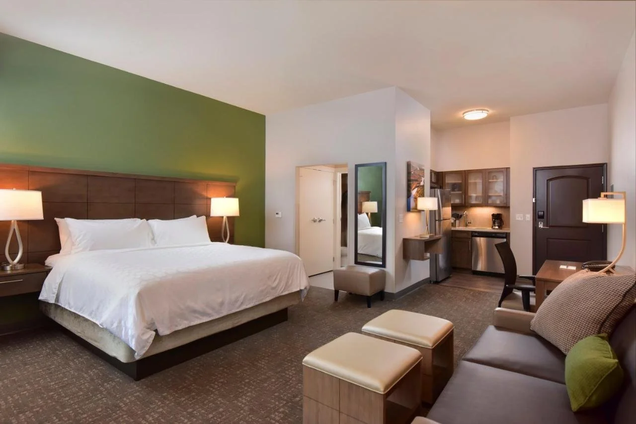   Staybridge Suites - Lake Delton, an IHG Hotel  