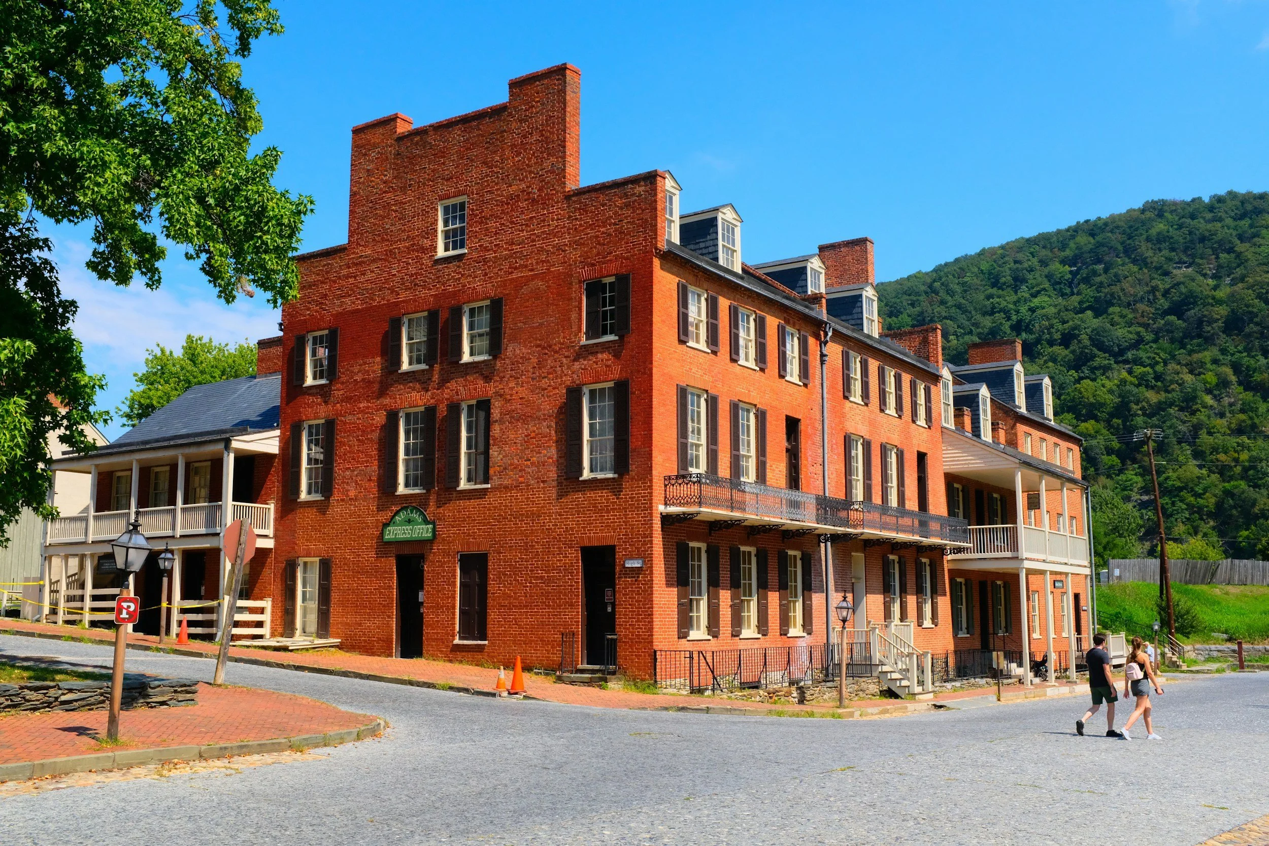 Your Weekend Getaway to Harpers Ferry, West Virginia: Official Travel Guide
