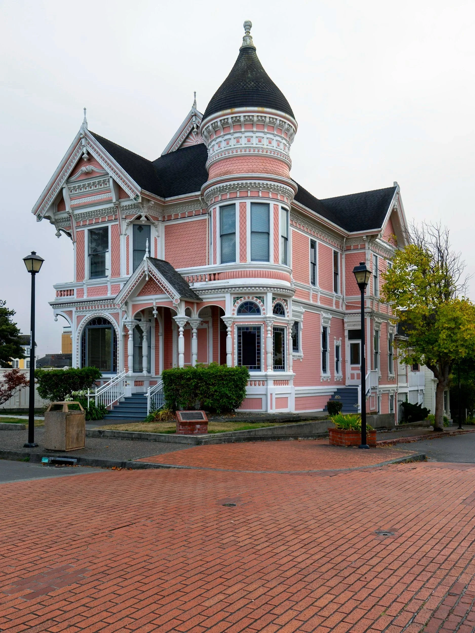 The Victorian Seaport Behind the Redwood Curtain