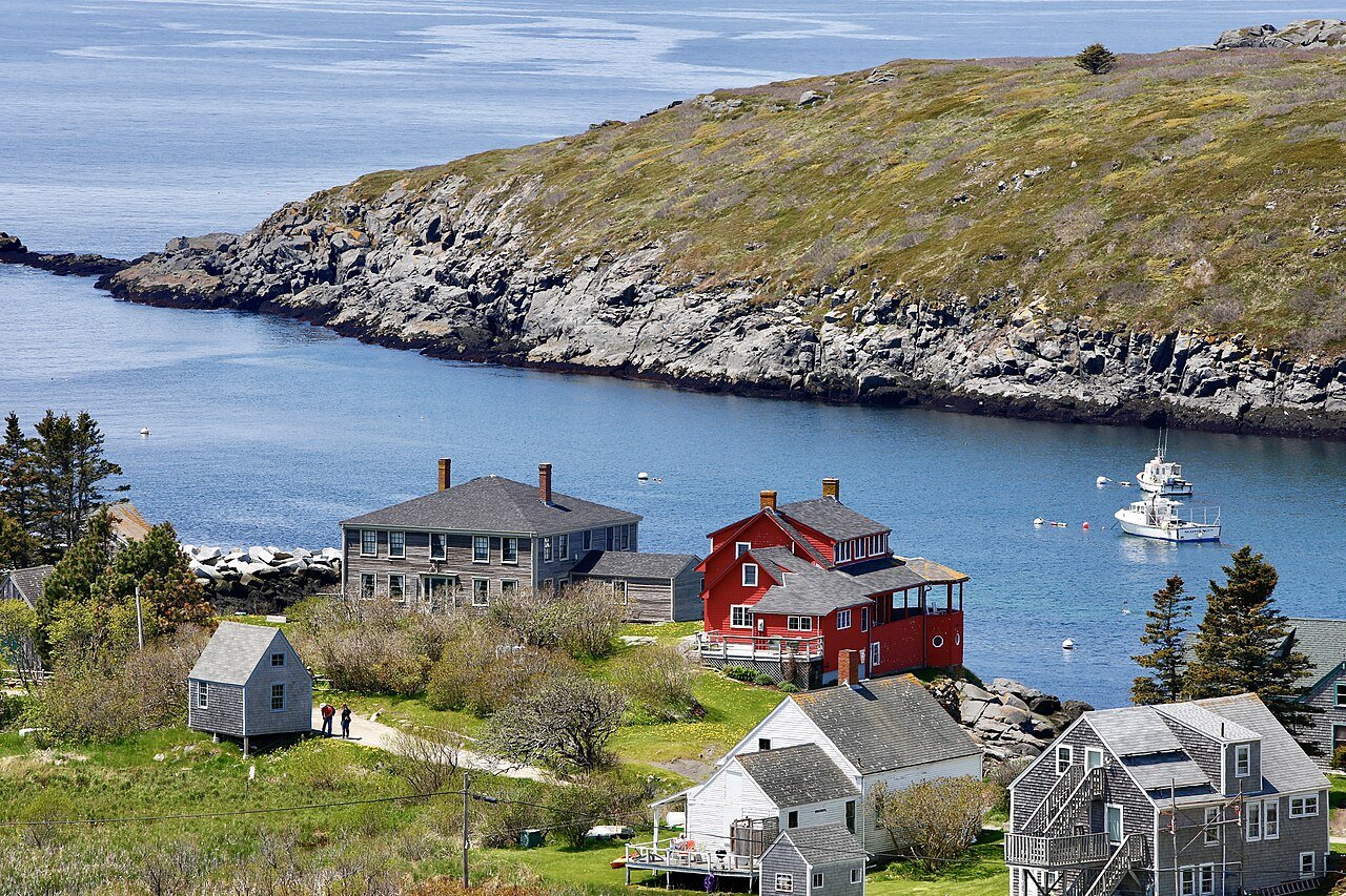 The Tiny Maine Island That's Drawn Artists for Over a Century