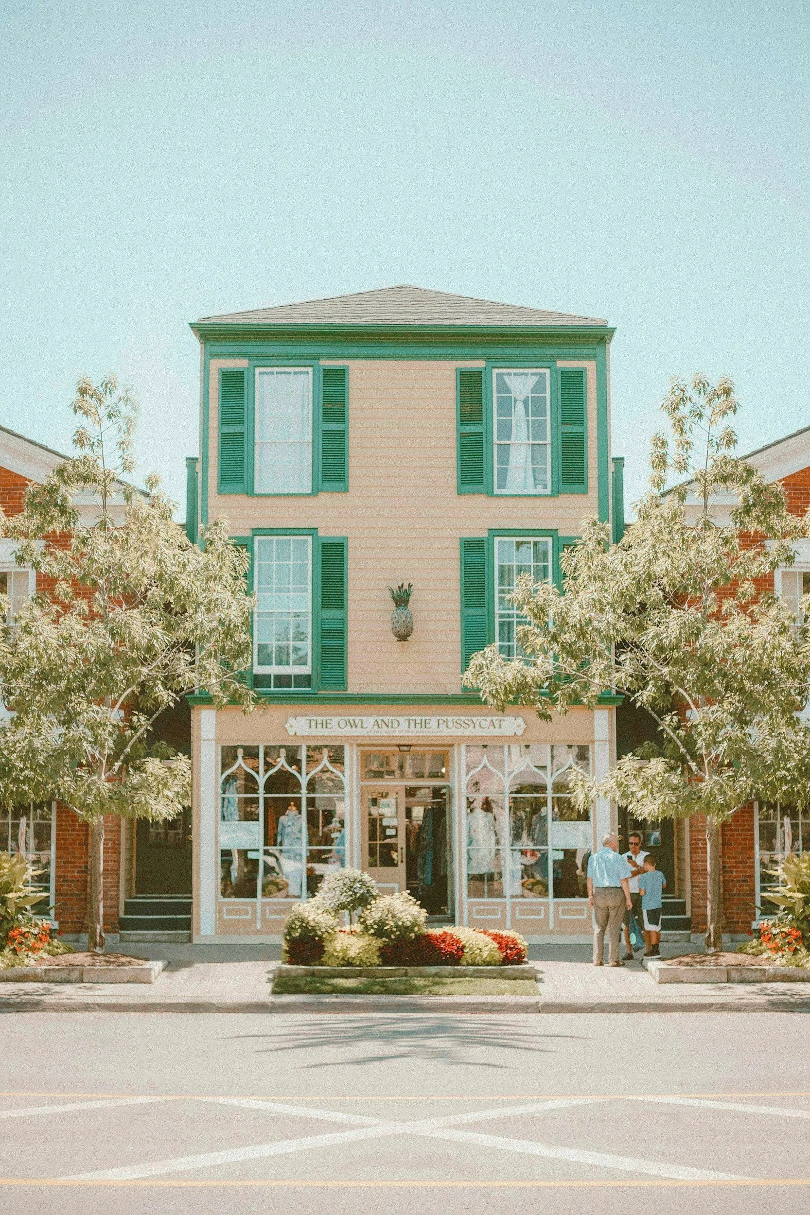 5 Best Canadian Destinations Near the US Border to Visit in Spring