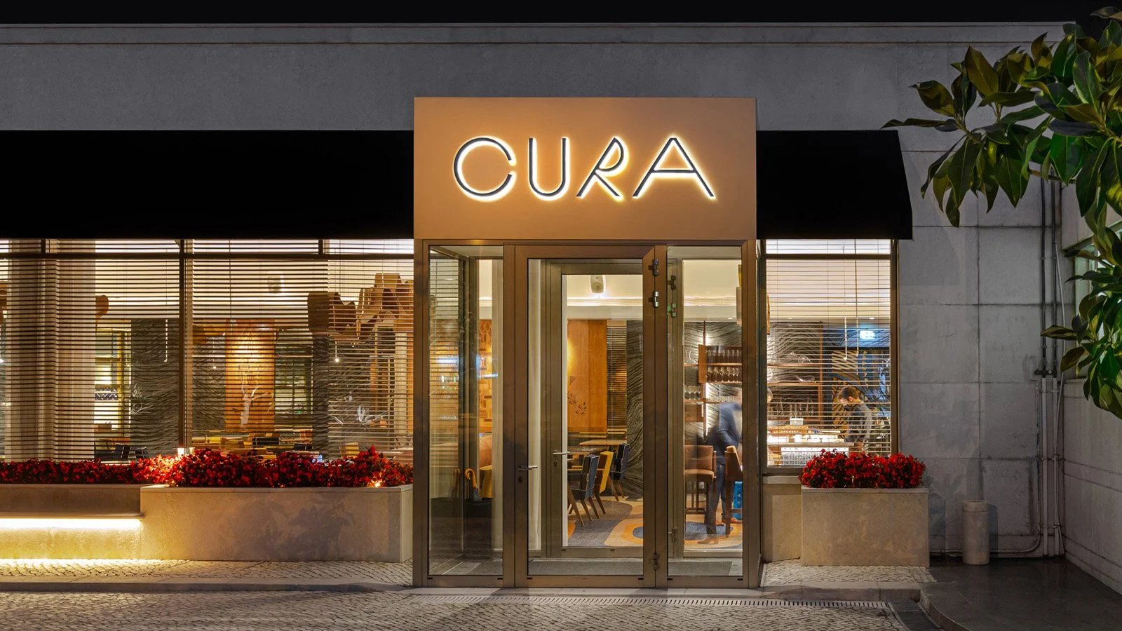 2-Knives for Cura at Four Seasons Hotel Lisbon