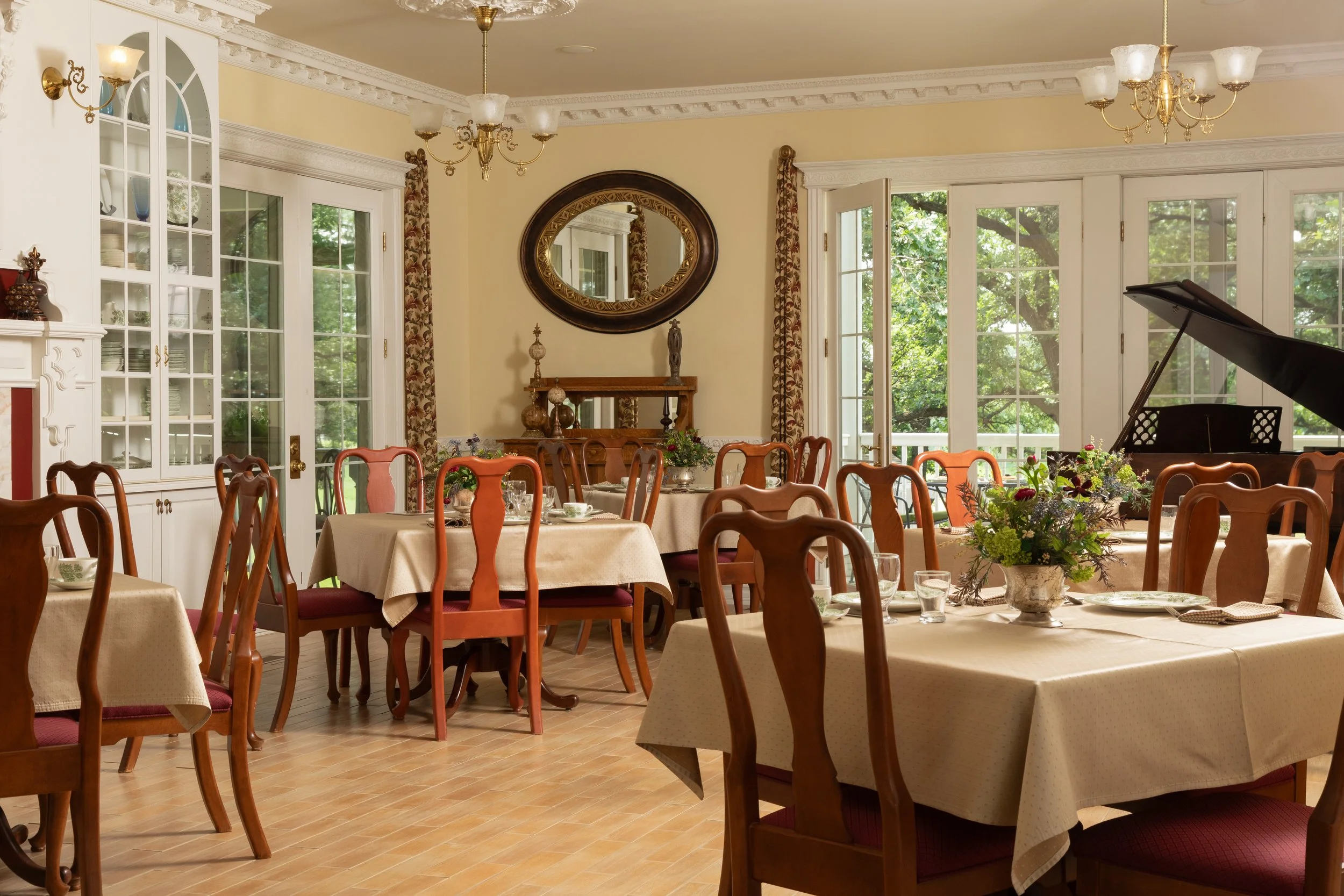 Why The Oakwood Inn Okoboji Is Worth Discovering in Iowa's Great Lakes