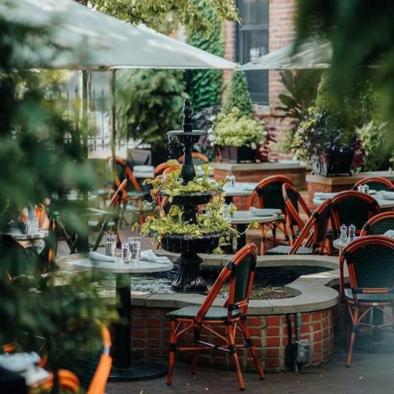 Lindey's Columbus Ohio German Village brick courtyard outdoor dining fine dining