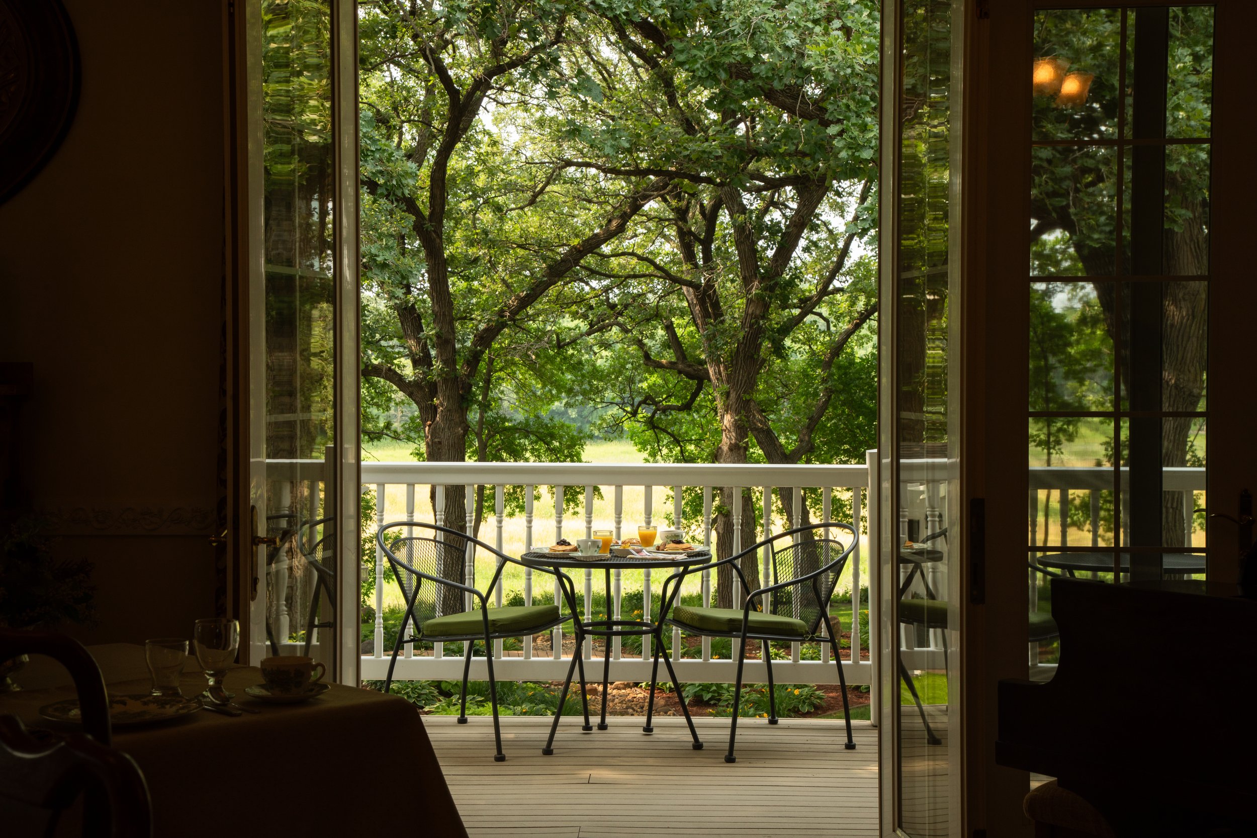Why The Oakwood Inn Okoboji Is Worth Discovering in Iowa's Great Lakes