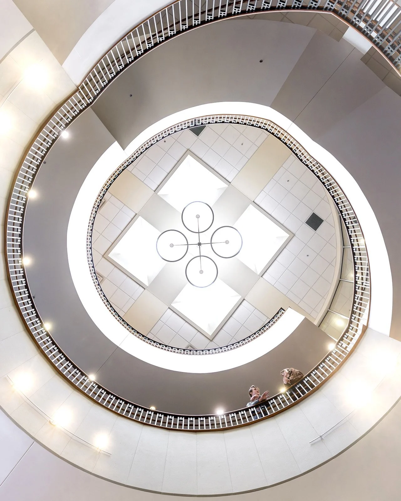 251116_Spinning Staircase_003.jpg