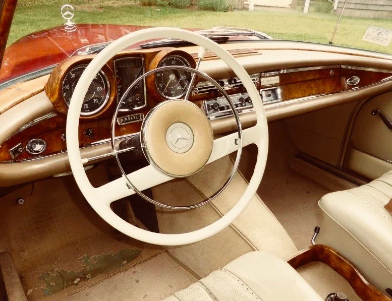 Solid Burl Walnut dash. They literally do not make 'em like that anymore.