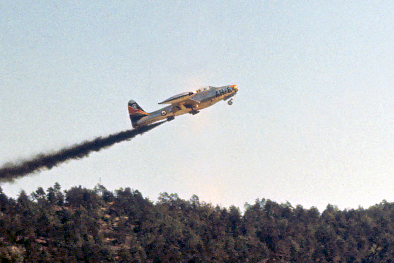 Ø Brage-Andersen demonstrerer ATO start på Kjevik i 1957 Foto Per Arne Fredheim