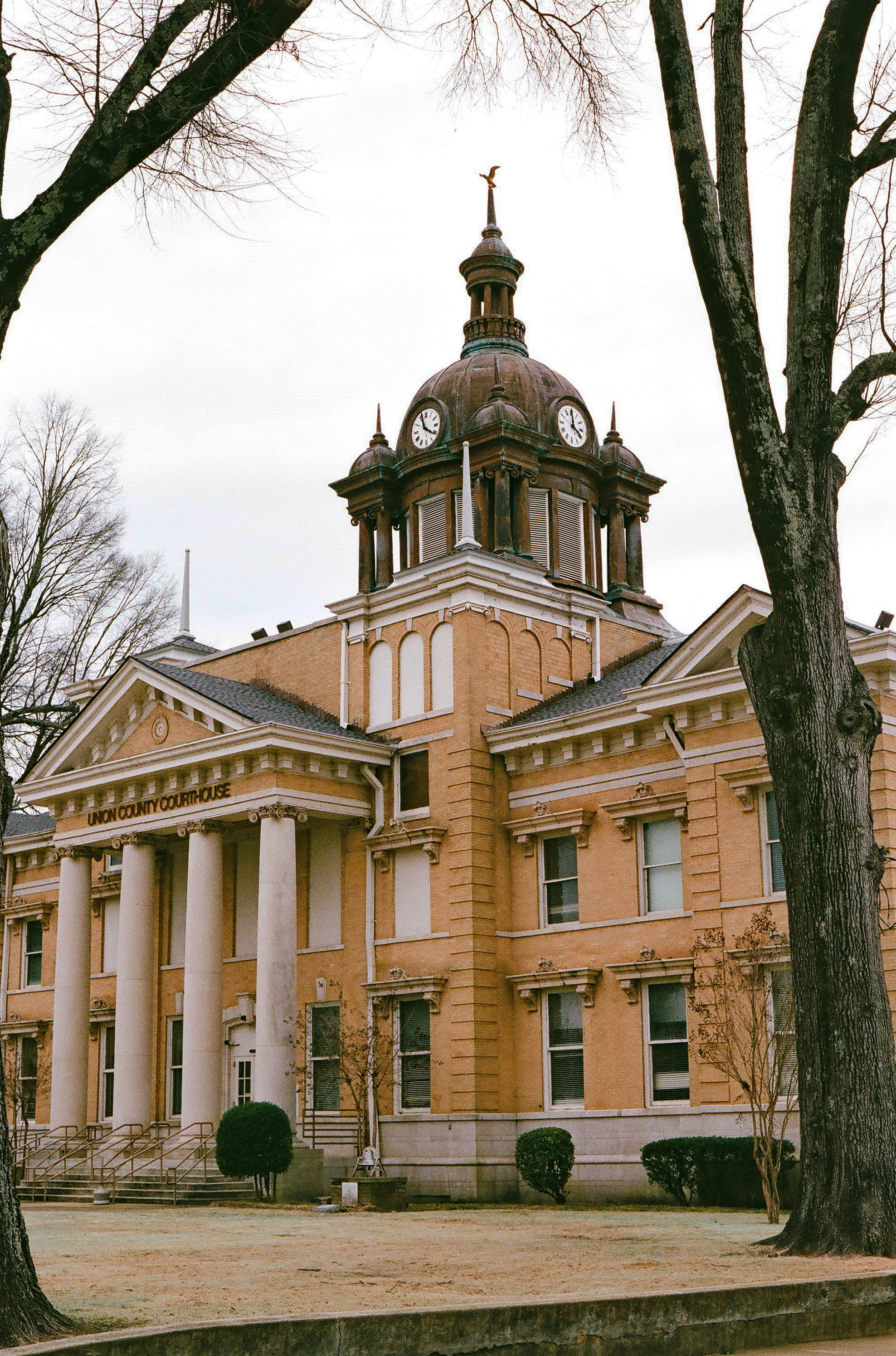  Another view of the courthouse, this time using Fuji Superia 400 shot with my Contax G2 and edited in ACDSee Ultra 