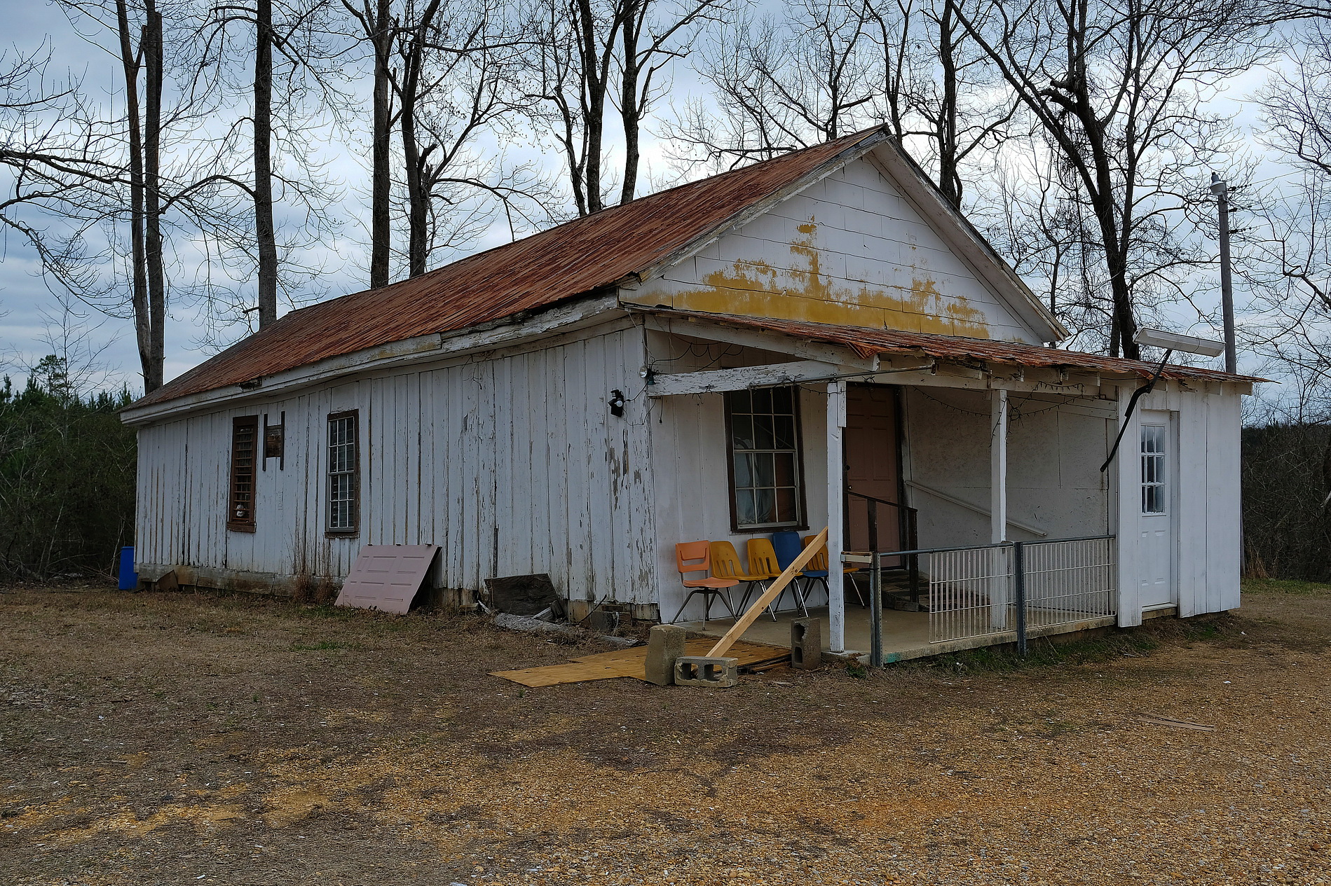  Abandoned house at the intersection of Highways 370 and 30 in Union County 