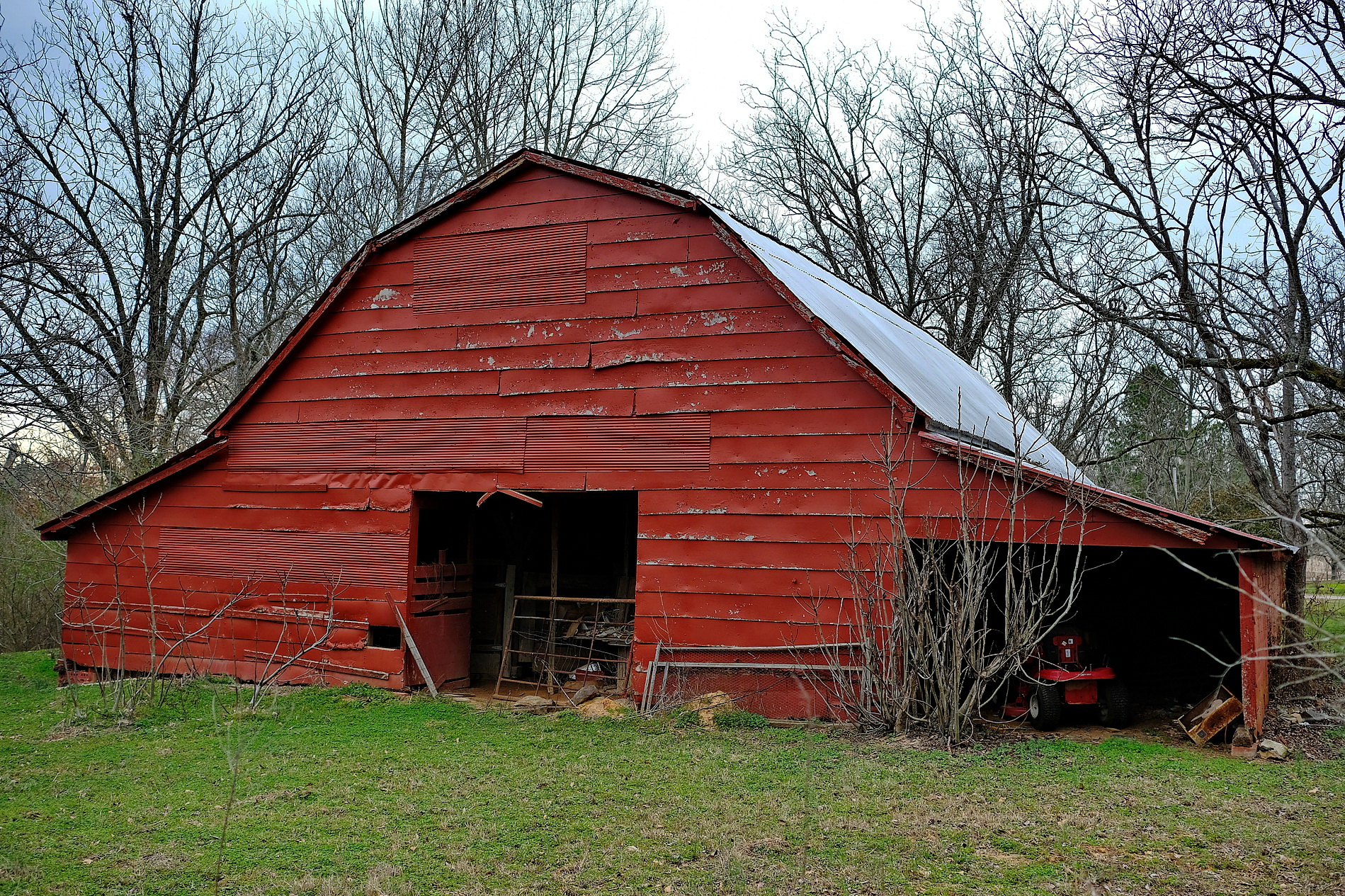  Old barn near Wier Methodist Church 