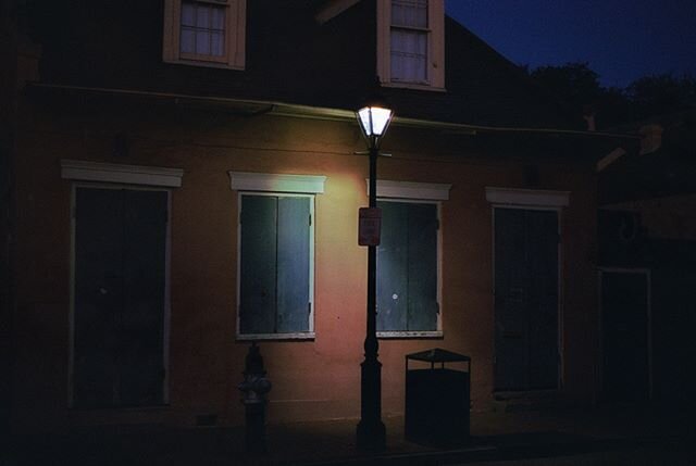 Street lamp on Toulouse near Burgundy, New Orleans.⁣
⁣.⁣
⁣.⁣
⁣Captured on Kodak Gold 400 with a Contax Aria 35mm camera and Carl Zeiss 45mm f/2.8 Tessar T* lens.⁣
⁣.⁣
⁣.⁣
⁣#neworleans #vieuxcarre #frenchquarter #streetlamp #chasinglight #kodakfilm #k