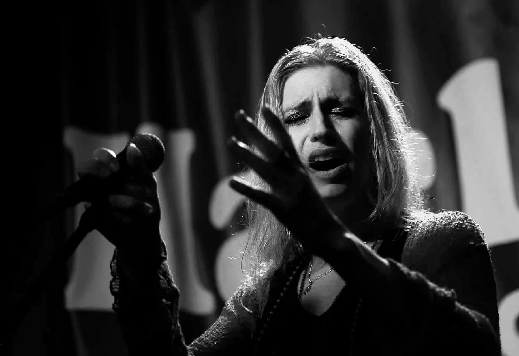 tori sparks live harlem jazz club photo: serge yablonsky
