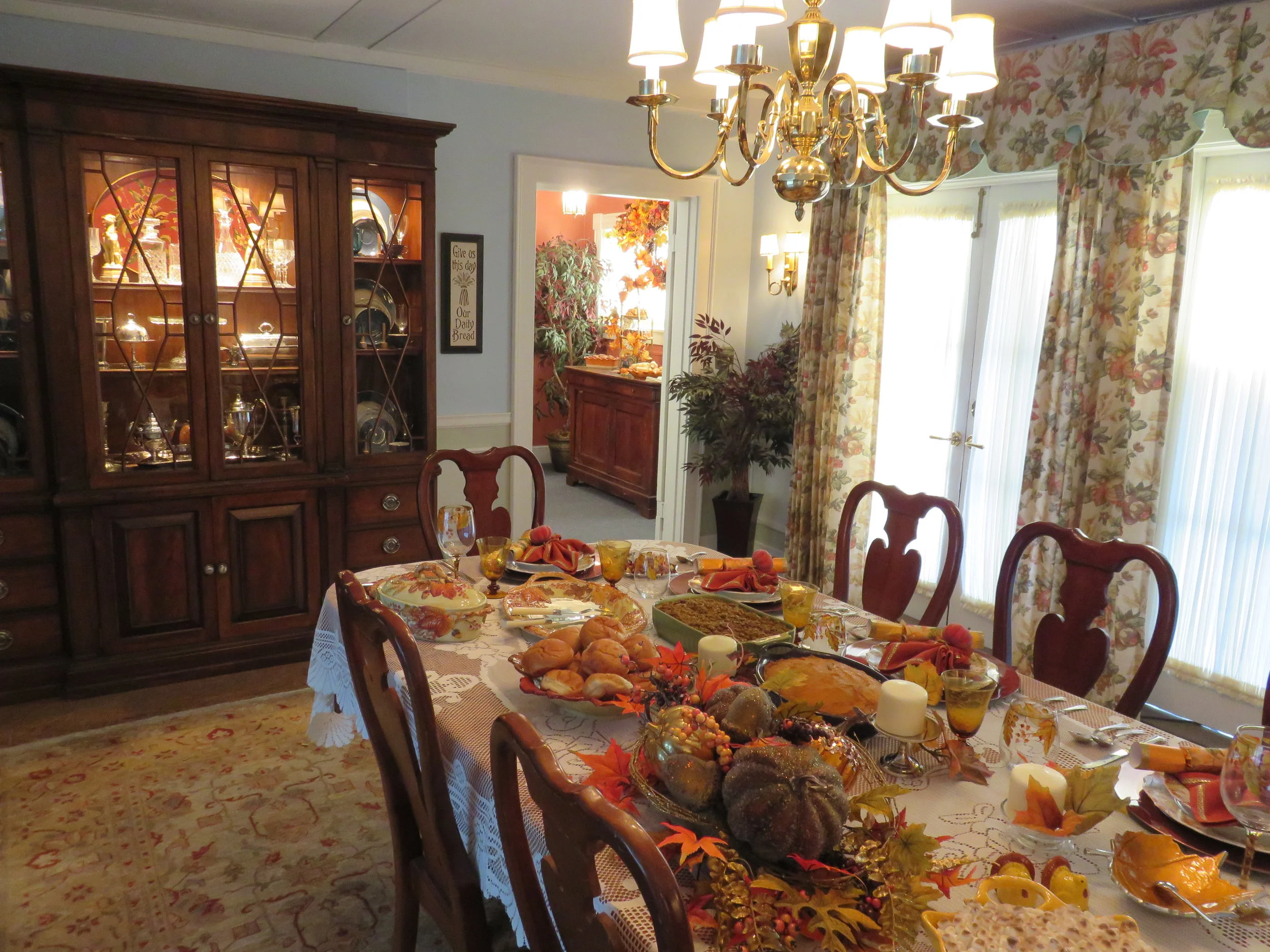 DONAHUE THANKSGIVING 