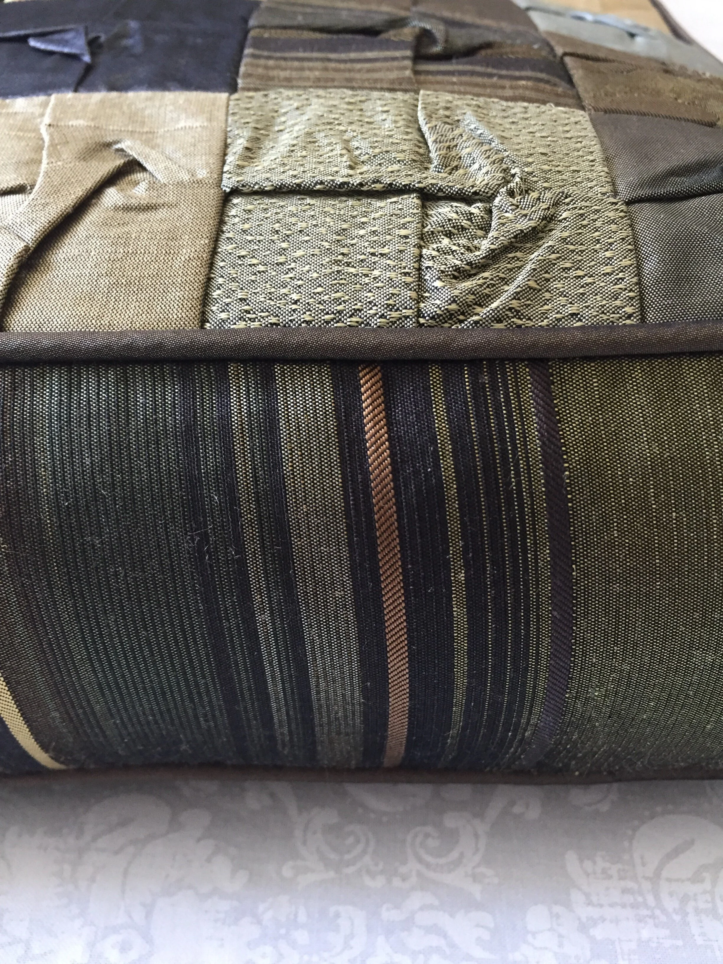 pillow-tucked silk-no3&4-2-a.JPG