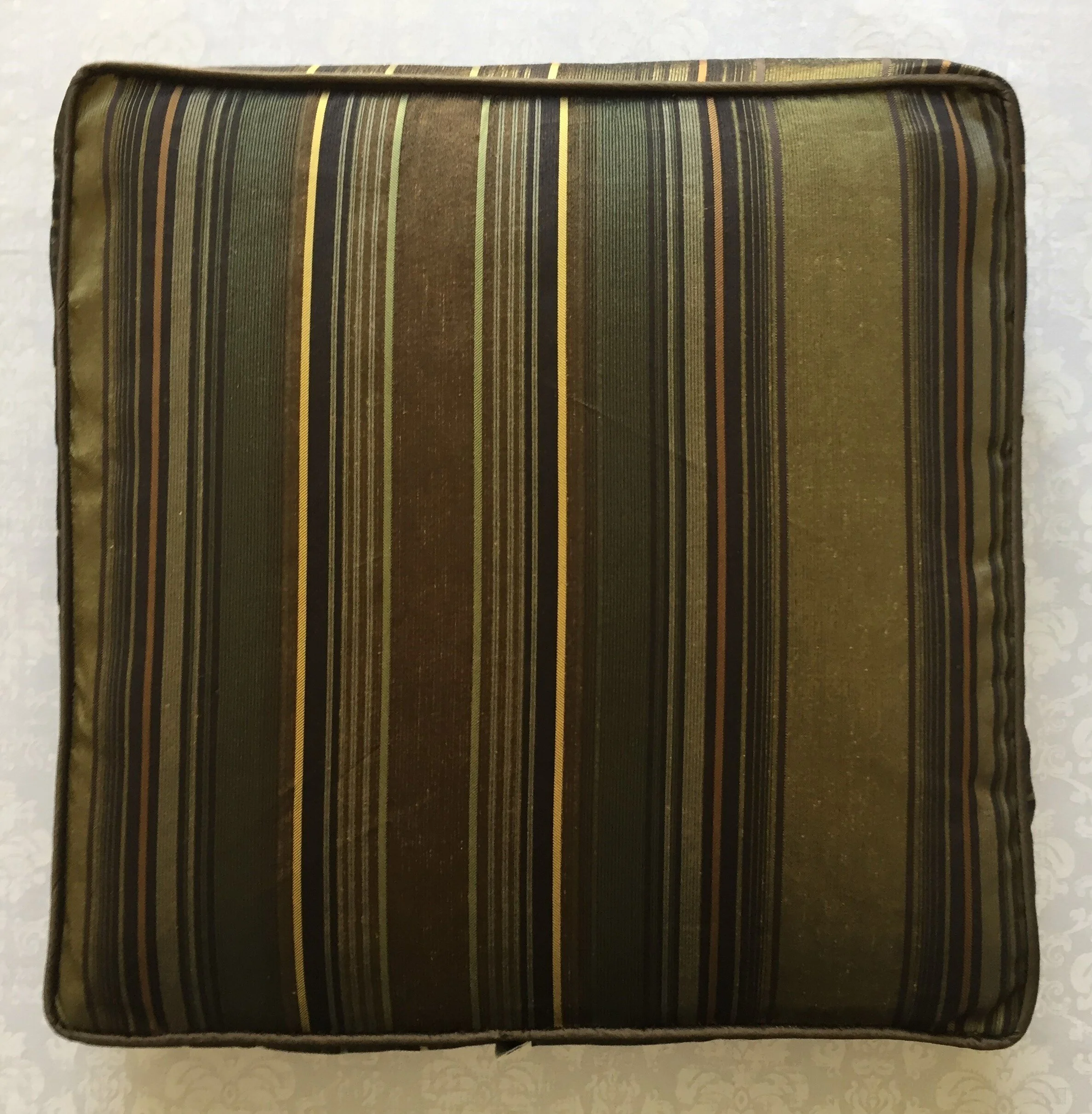 pillow-tucked silk-no5-1.5-b.JPG