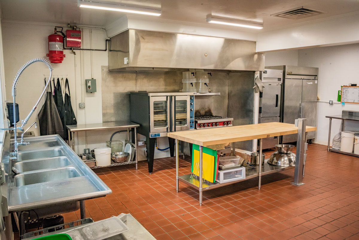elkhaven_wellness_center_commercial_kitchen_01.jpg