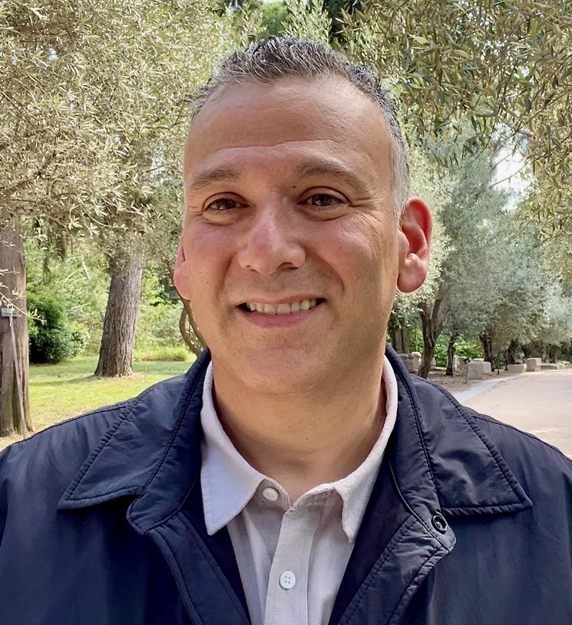 Prof. Dr. Roger Martínez-Dávila