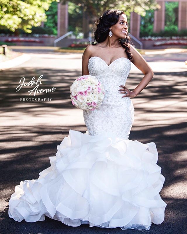 Our #Favoredbride Aida is giving us all the #WeddingDressWednesday feels in her glam @allurebridals gown that fit like a glove! 😍😍😍
.
.
.
Photo: @judahavenue | Planning &amp; Design: @favoredbyyodit | Makeup: @shiedhaobeauty | Hair: @lostcombstyle