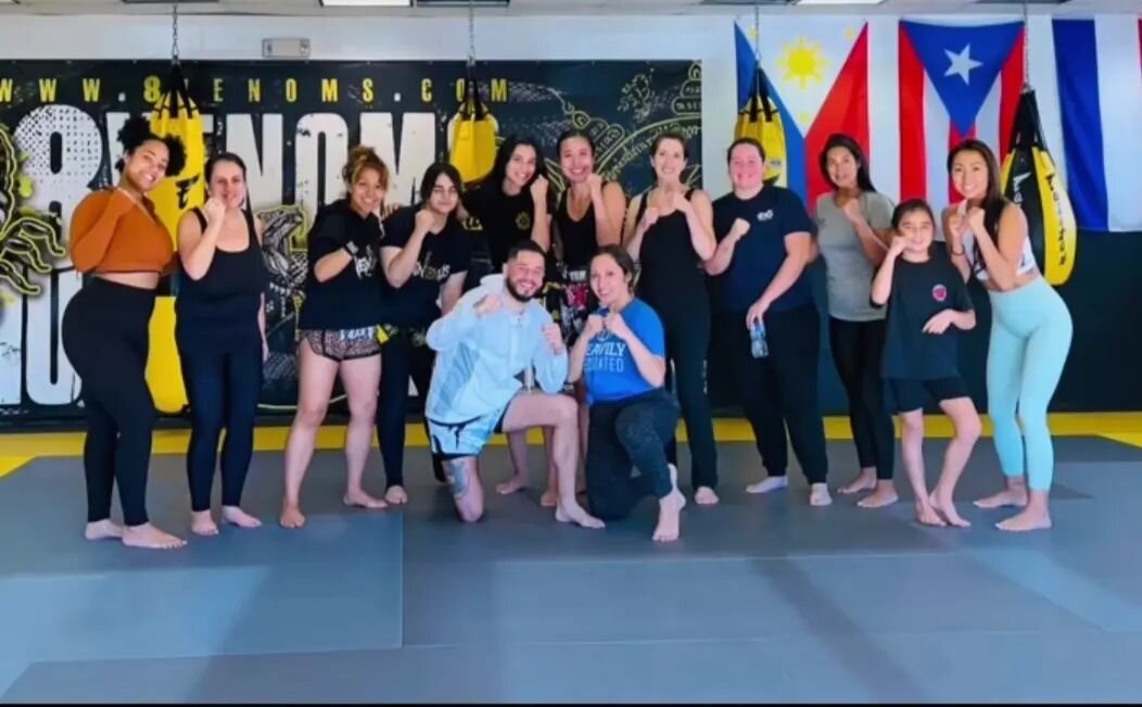 Over the weekend 8 Venoms teamed up with @nadiathehomematchmaker on a free women's only self defense event. 

Had a lot of fun working with you all! We raffled off a free month of training and donations will be sent to Susan G Komen in the fight agai